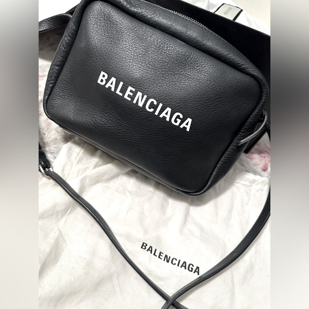 Authentic Women Balenciaga Crossbody Bag
